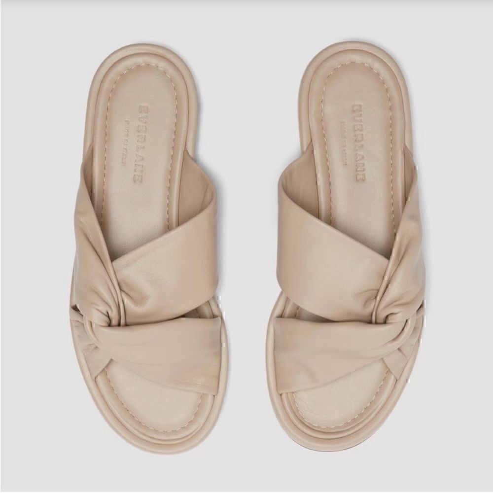 Everlane The Day Twist Sandal in Warm Khaki Size 6.5